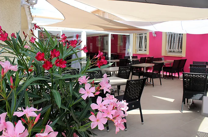 Terraza a la sombra
