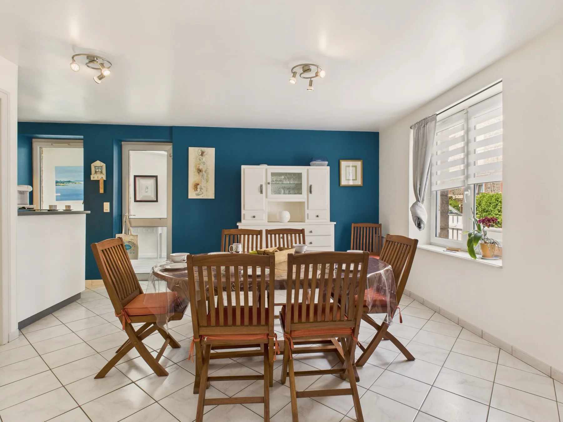 Apartment gallery photo