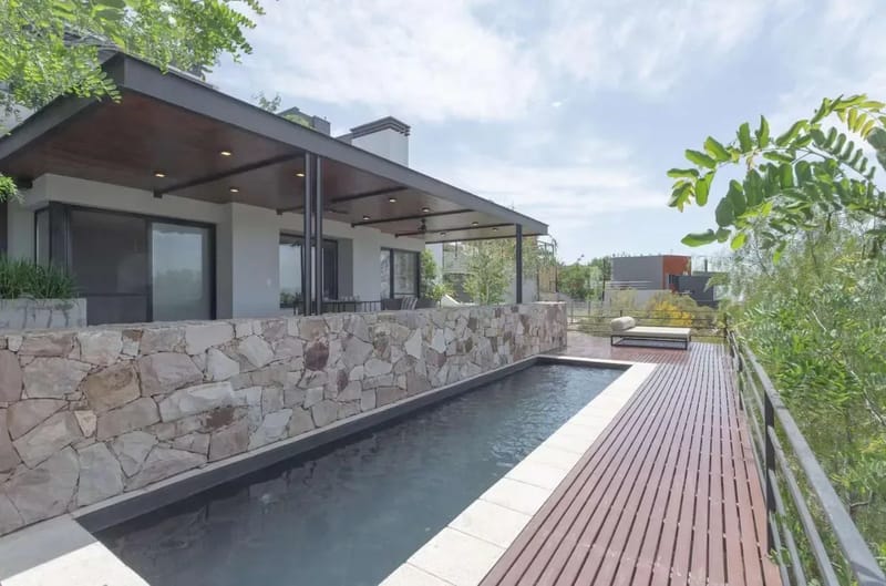 Modern 3BR House w/ Private Pool in Mendoza