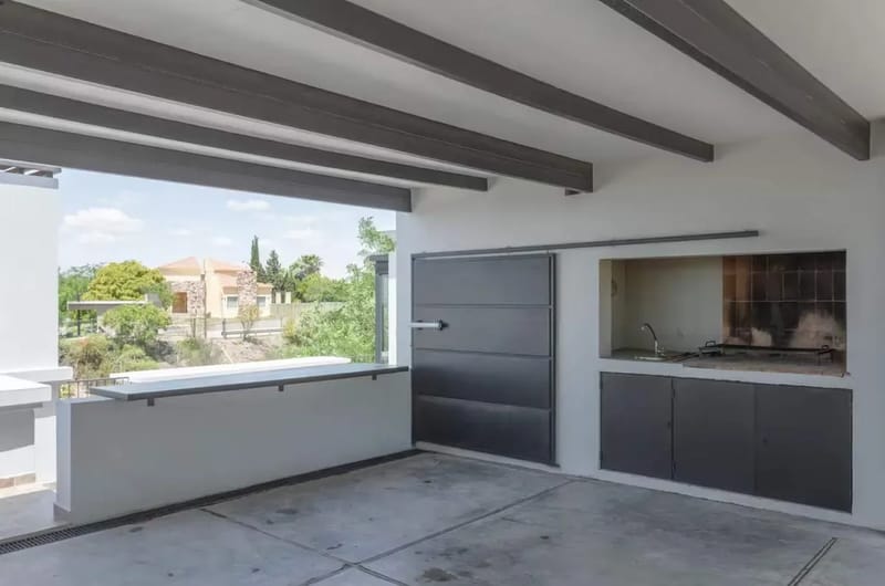 Modern 3BR House w/ Private Pool in Mendoza
