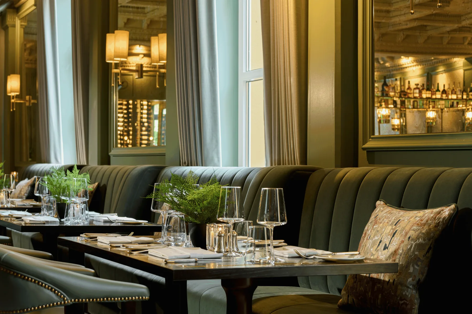Mesa puesta en The Peregrine
