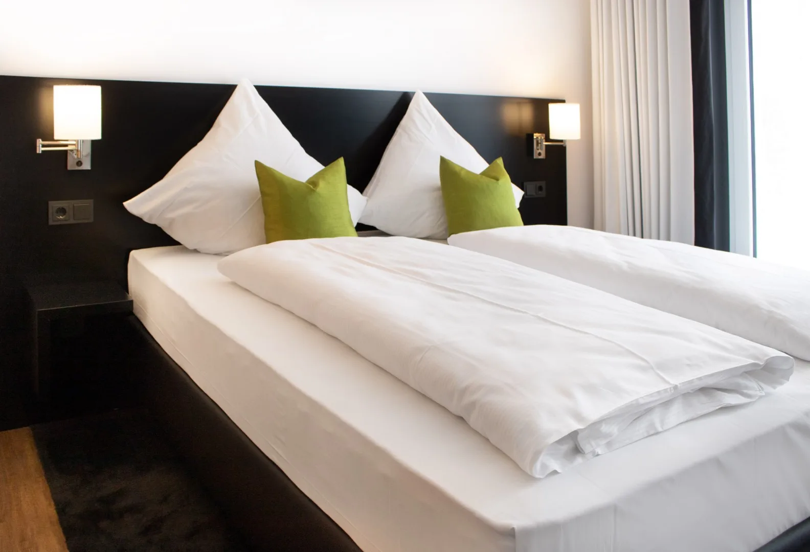 Box-spring double bed