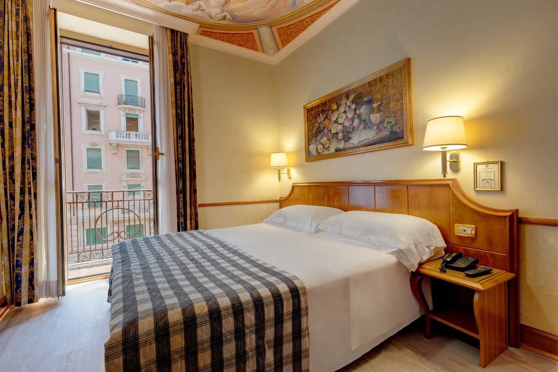 Habitación triple con balcón