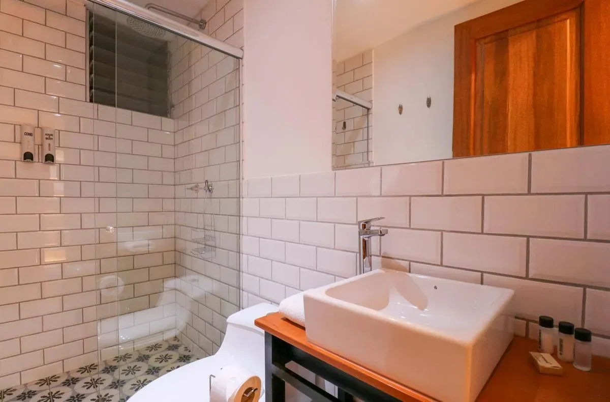 Sunny 1BR in Plaza de Armas w/ Balcony