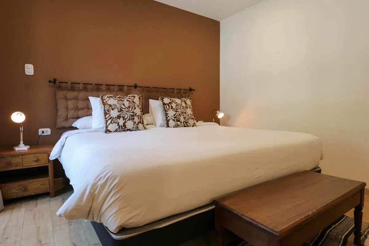 Sunny 1BR in Plaza de Armas w/ Balcony