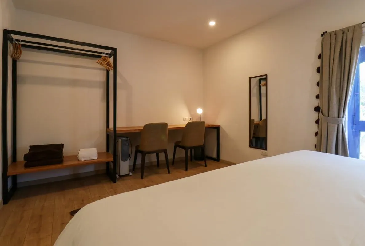 Sunny 1BR in Plaza de Armas w/ Balcony