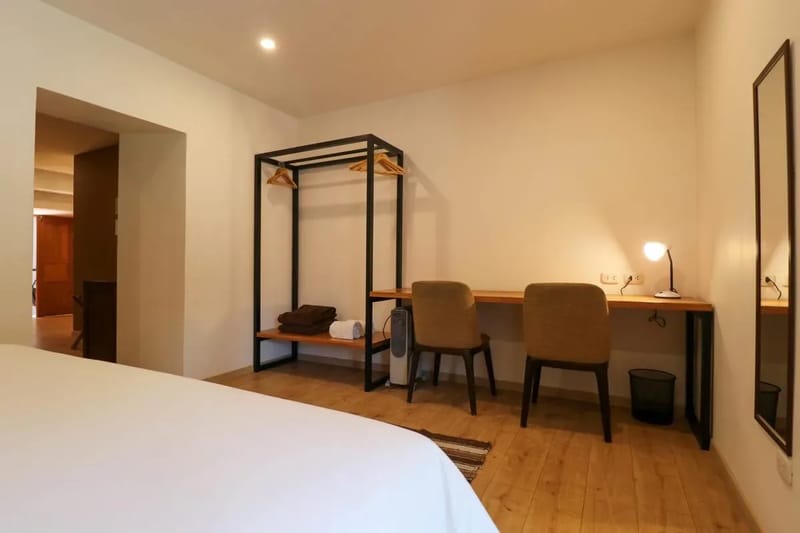 Sunny 1BR in Plaza de Armas w/ Balcony
