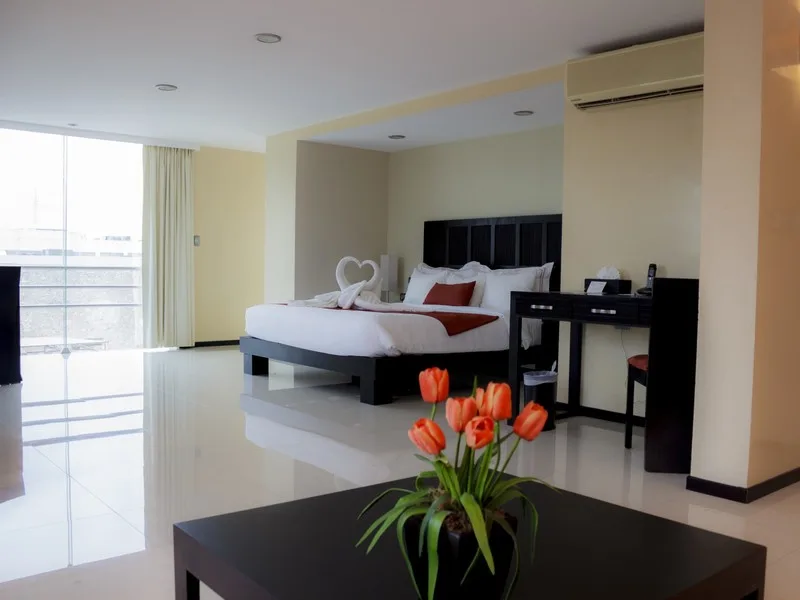 MASTER SUITE
