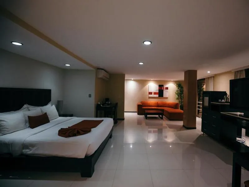 MASTER SUITE
