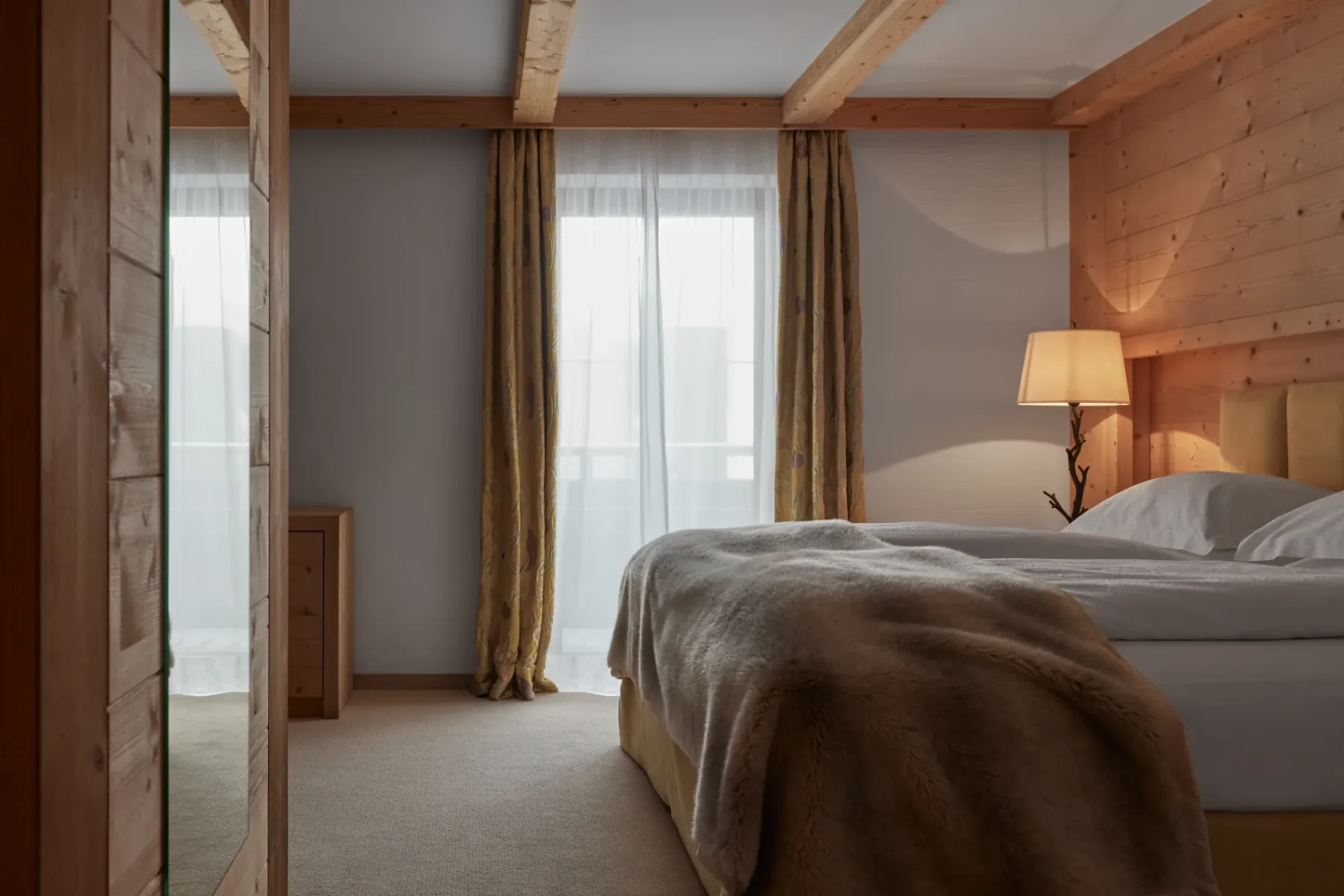 Junior Suite with light wood