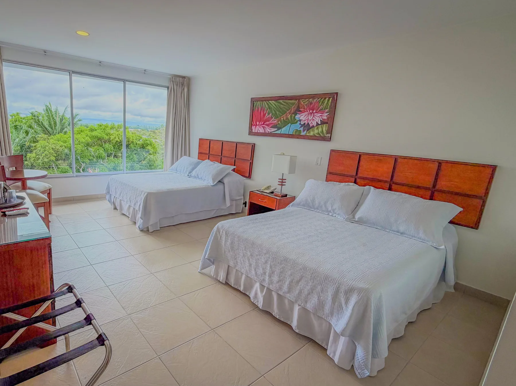 Twin room with semi-double beds