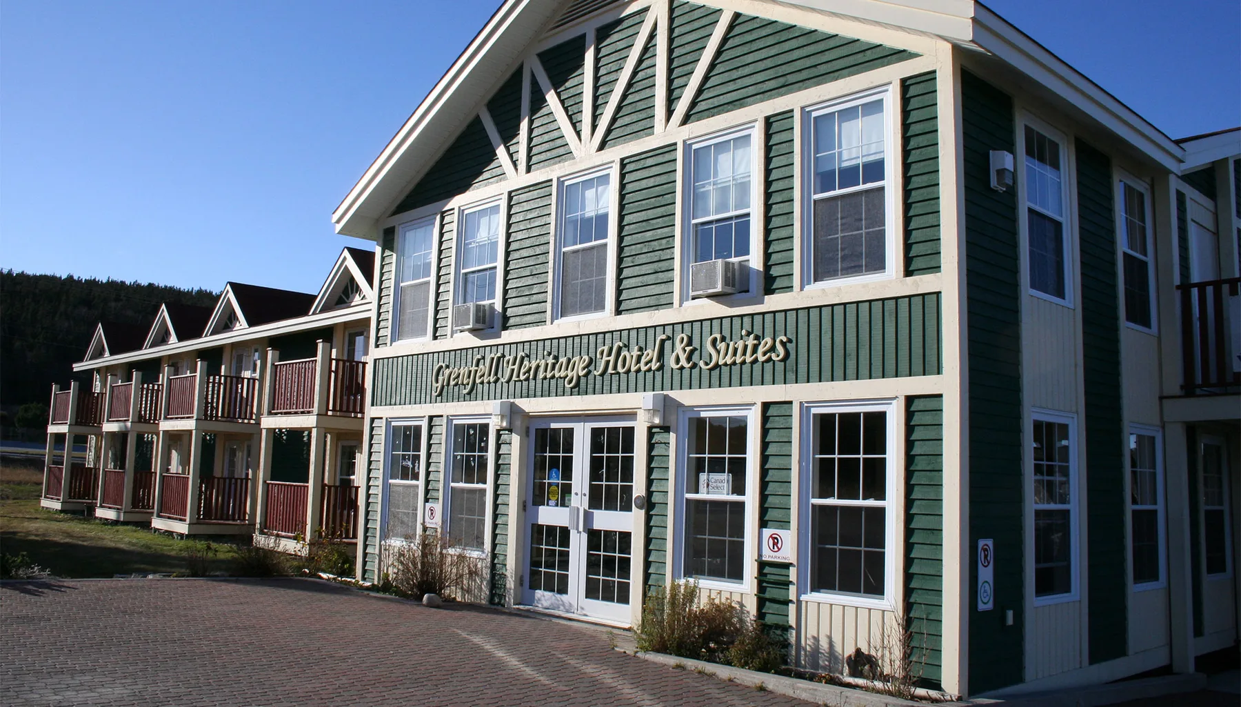Hotel exterior/property view