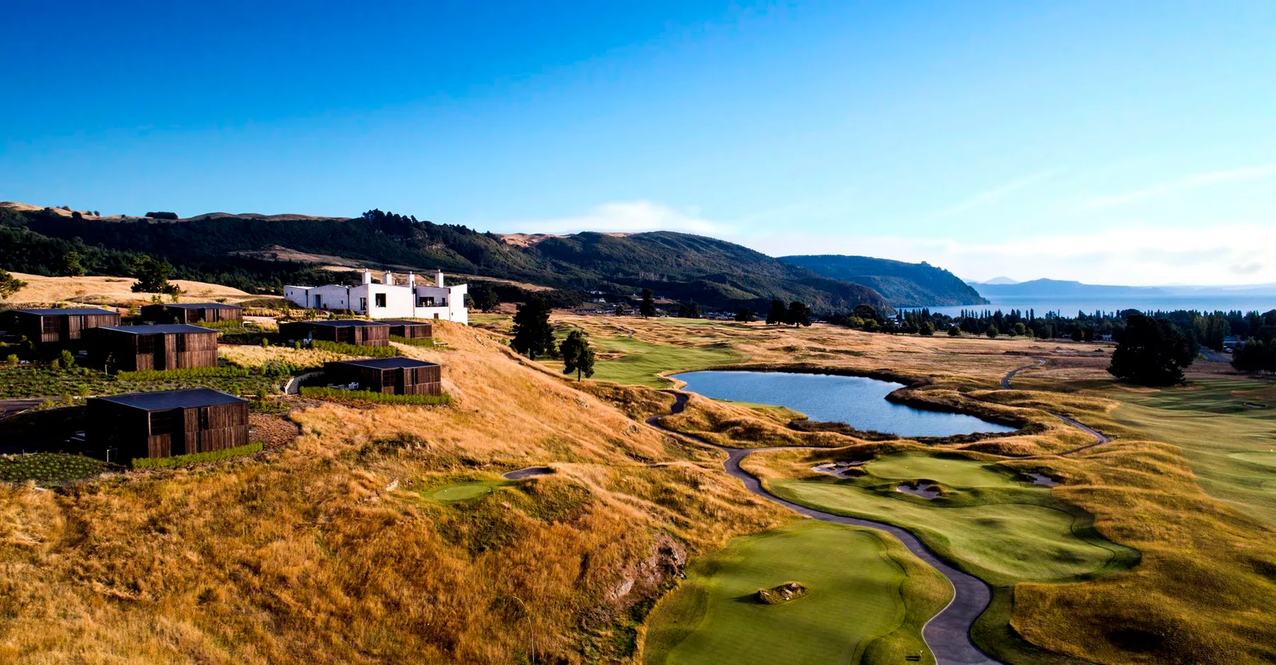 Kinloch Manor overlooking Lake Taupō