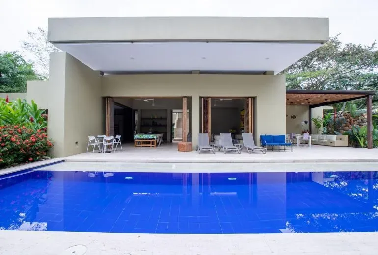 Classy 4BR Villa w/ Pool at Mesa de Yeguas