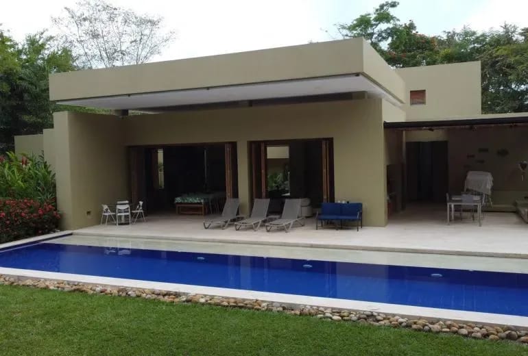 Classy 4BR Villa w/ Pool at Mesa de Yeguas