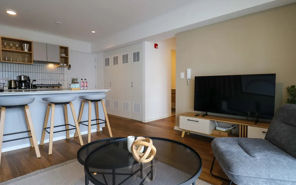 Modern & Cozy 2BR w/ Balcony in Miraflores