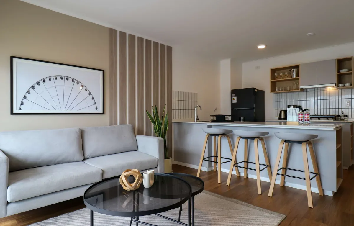 Modern & Cozy 2BR w/ Balcony in Miraflores