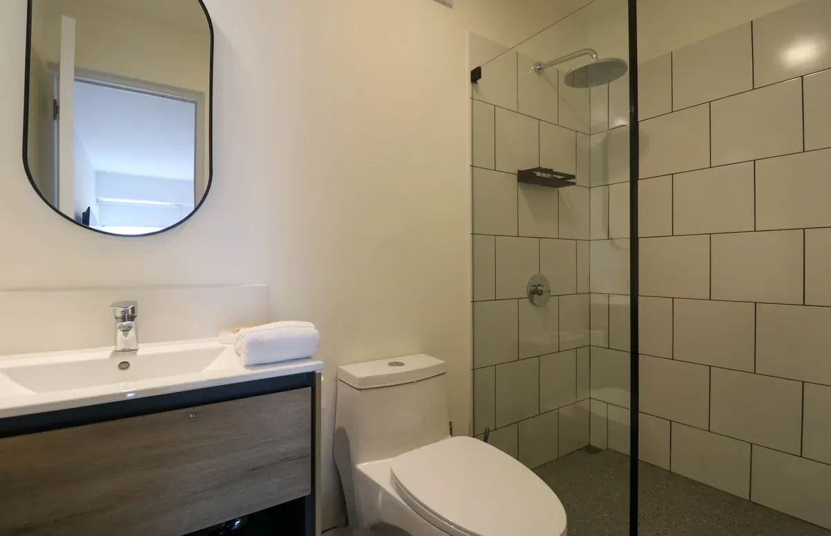 Modern & Cozy 2BR w/ Balcony in Miraflores