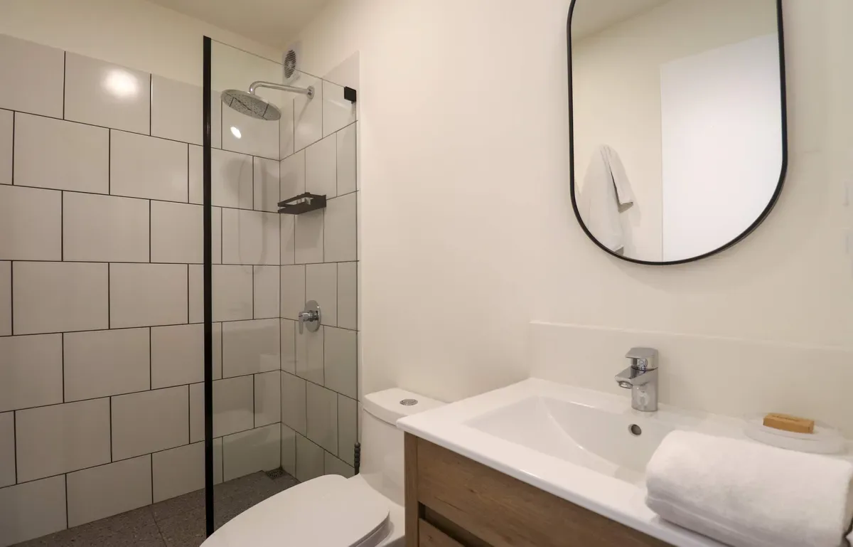 Modern & Cozy 2BR w/ Balcony in Miraflores
