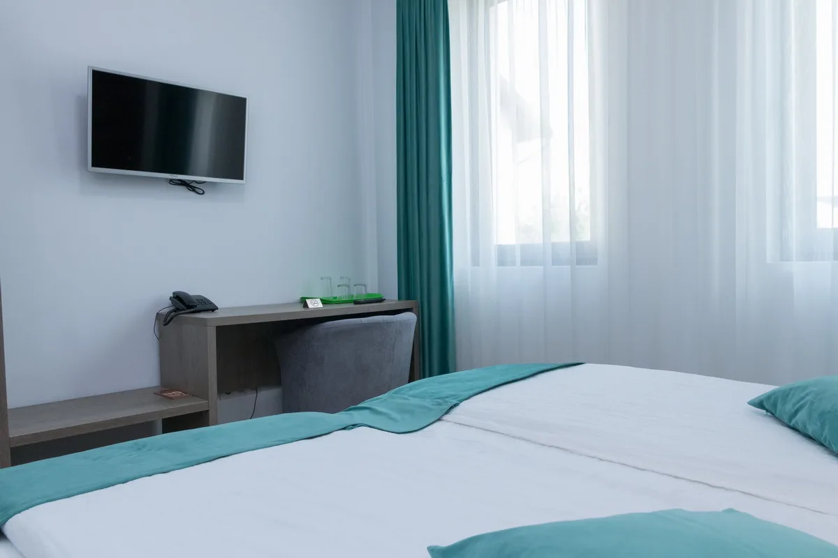 Double room with a double bed