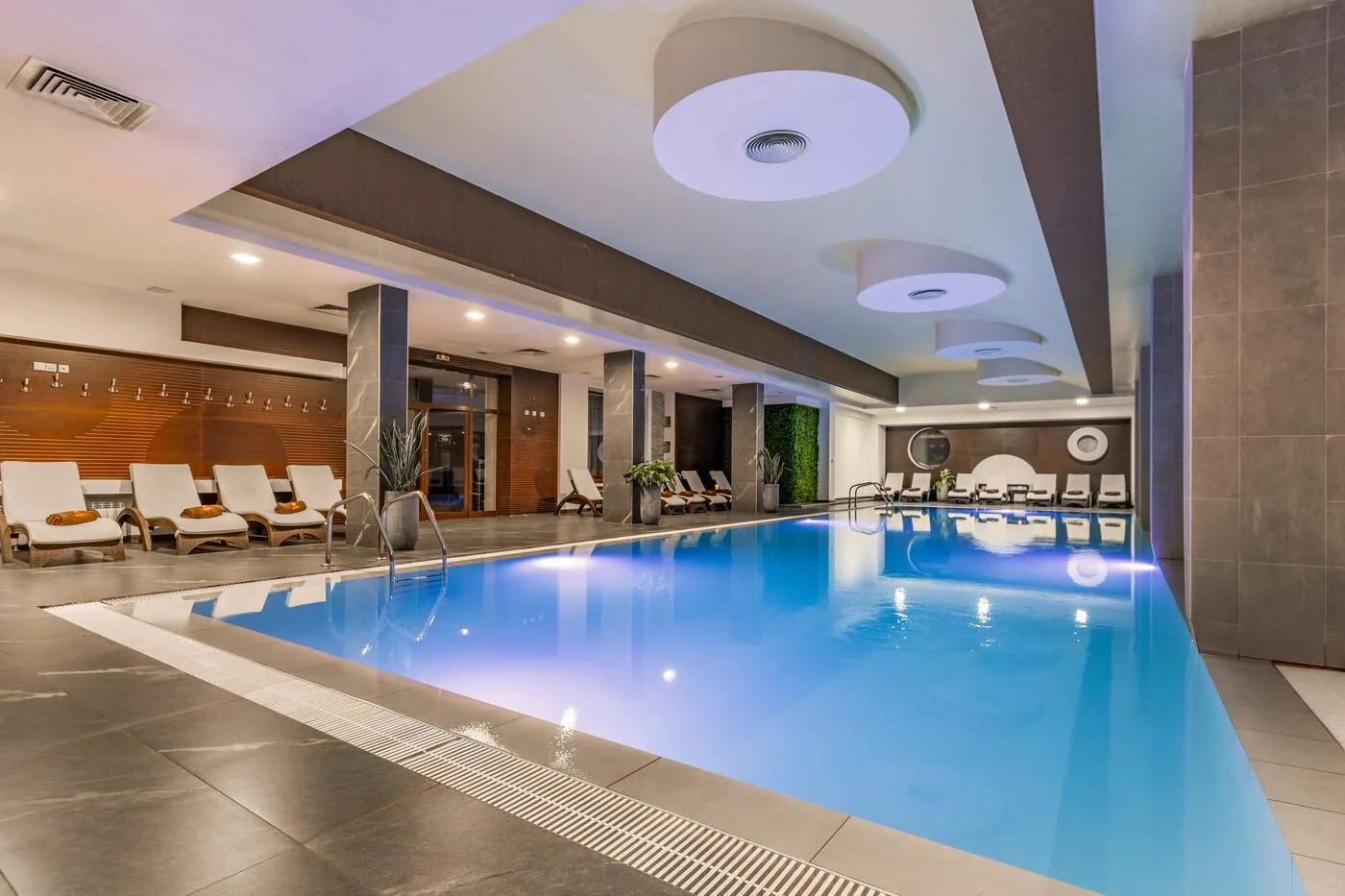 Indoor mineral pool