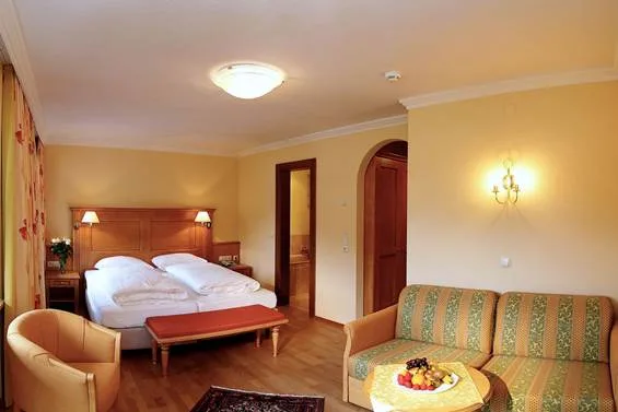 Room with double bed