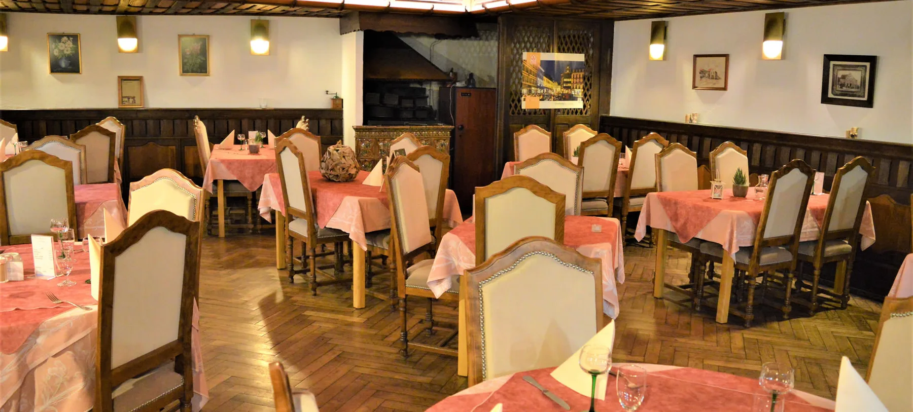 Restaurant dining room