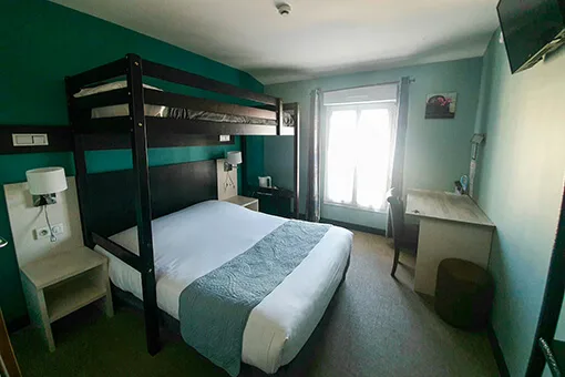 Habitación para pareja con un niño
