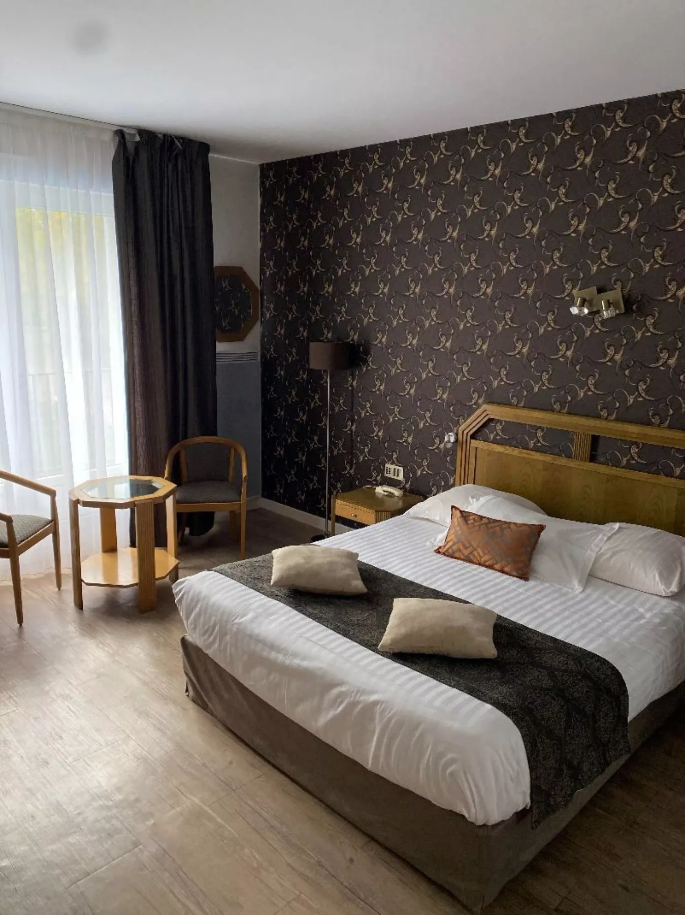 Logis Hôtel Burnel