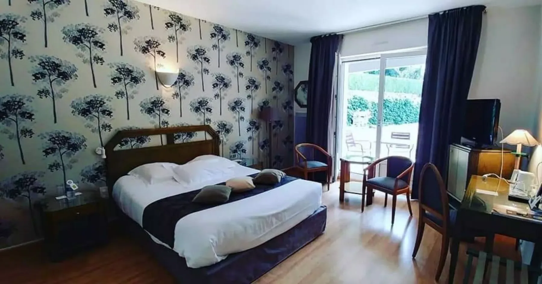 Logis Hôtel Burnel