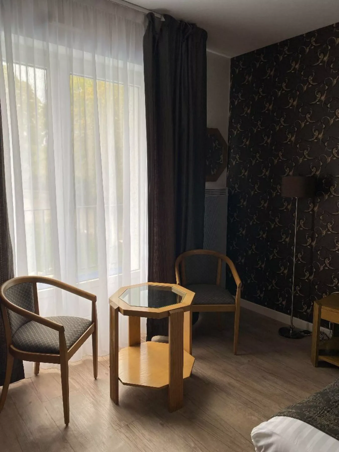 Logis Hôtel Burnel