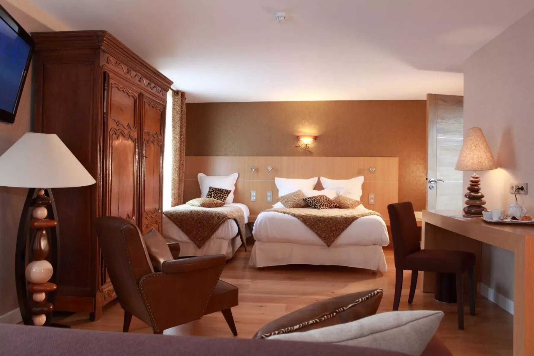 Logis Hôtel Burnel