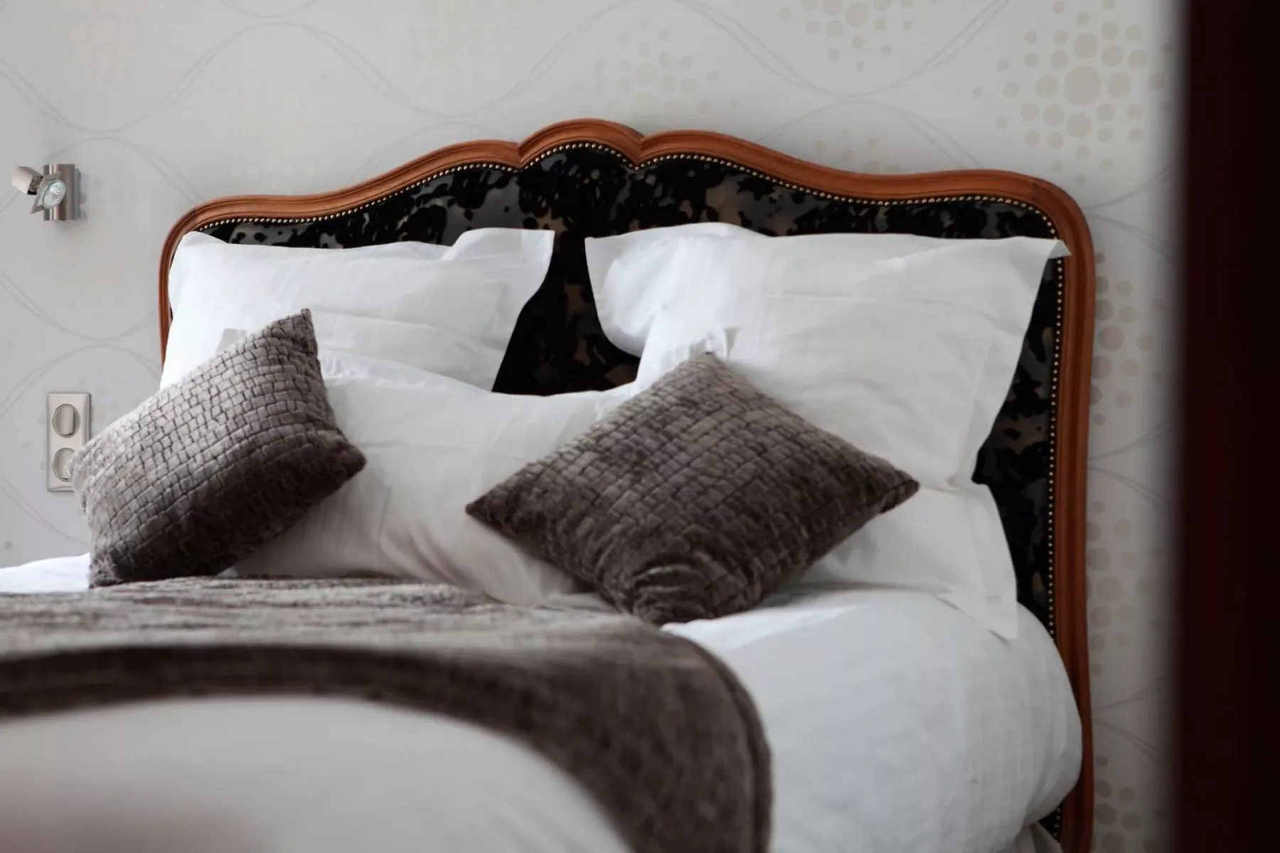 Logis Hôtel Burnel