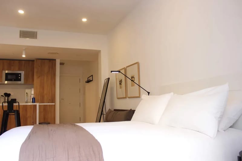 Comfortable 1BR w/ Balcony in Central Madrid