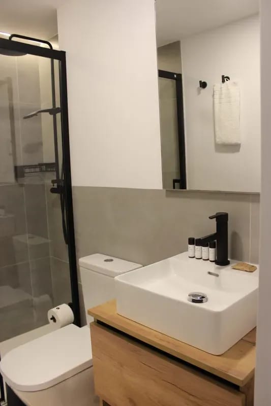 Comfortable 1BR w/ Balcony in Central Madrid