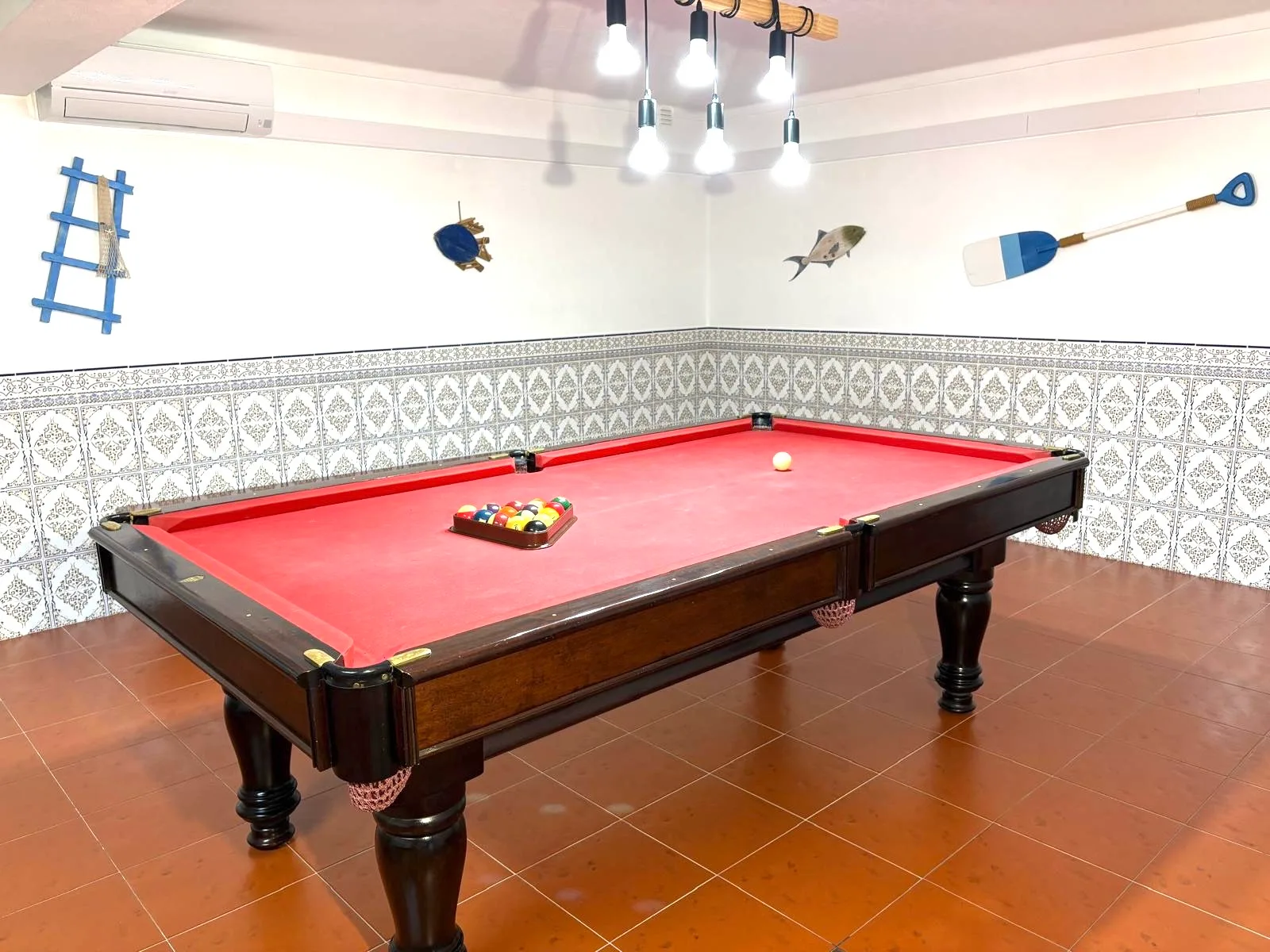 Games room with snooker table