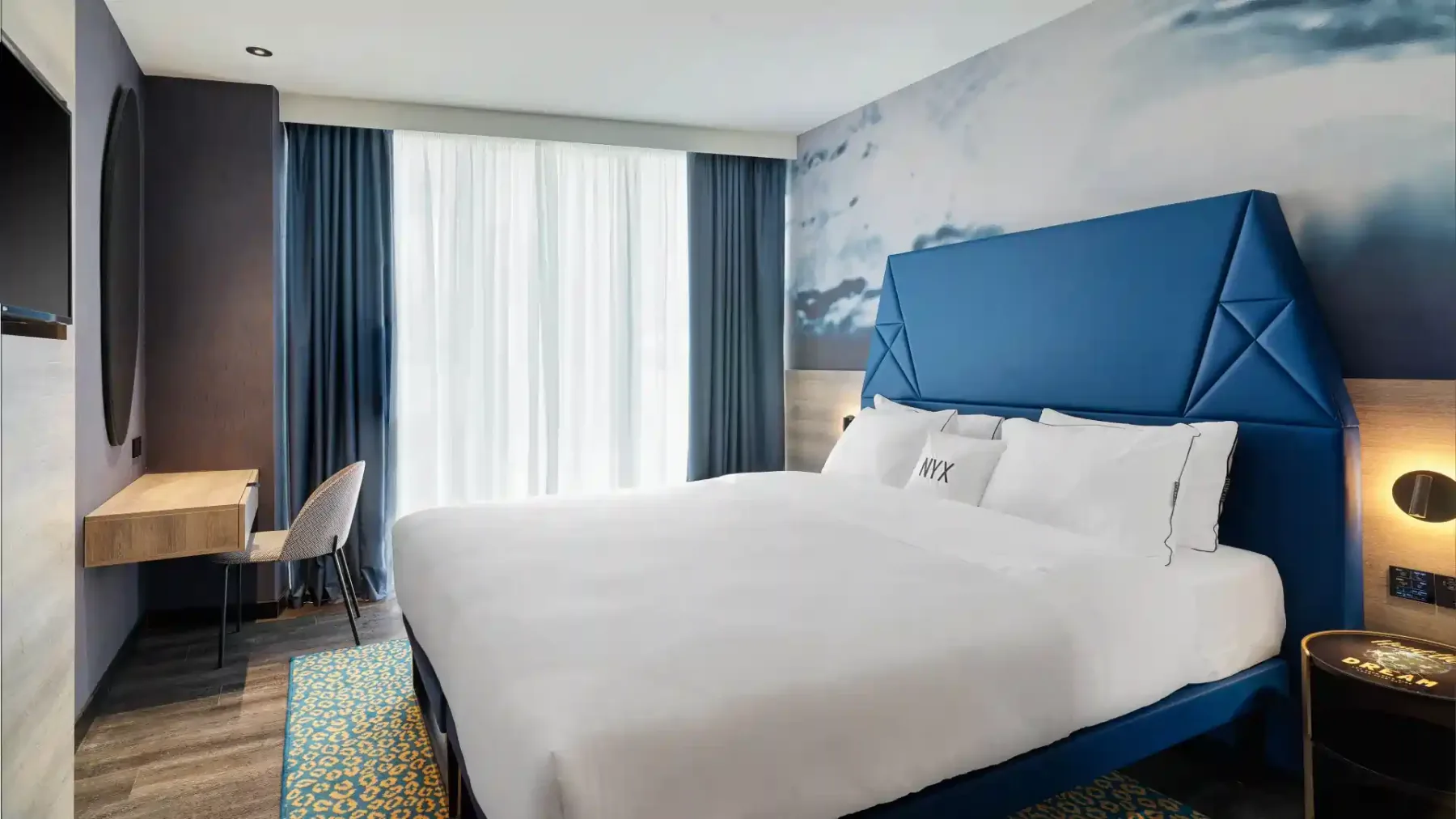 Habitación doble Design Star con vistas parciales al mar