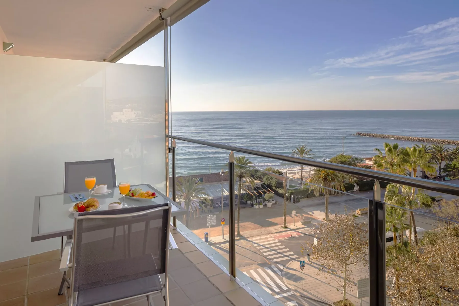 Executive room with lateral sea view