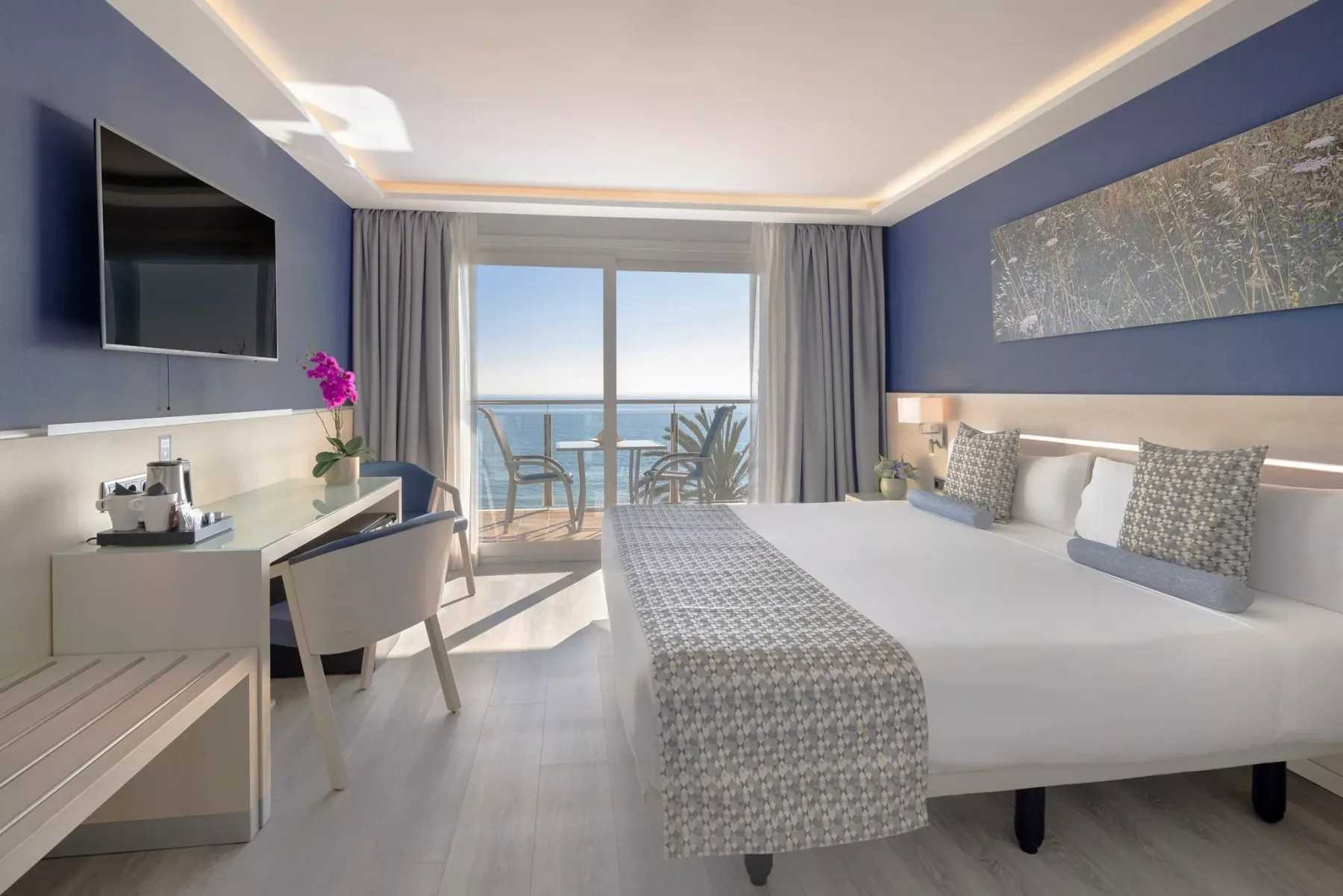 Room with frontal sea view
