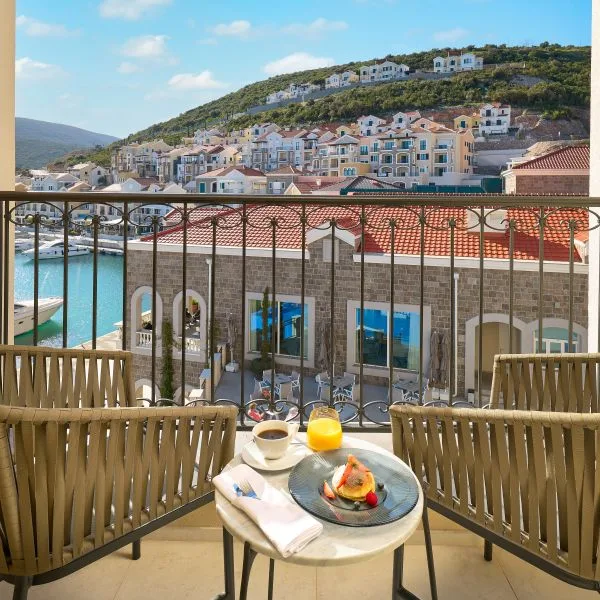 Grand Poolside Room terrace