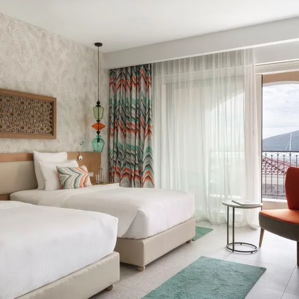 Bedroom with sea view