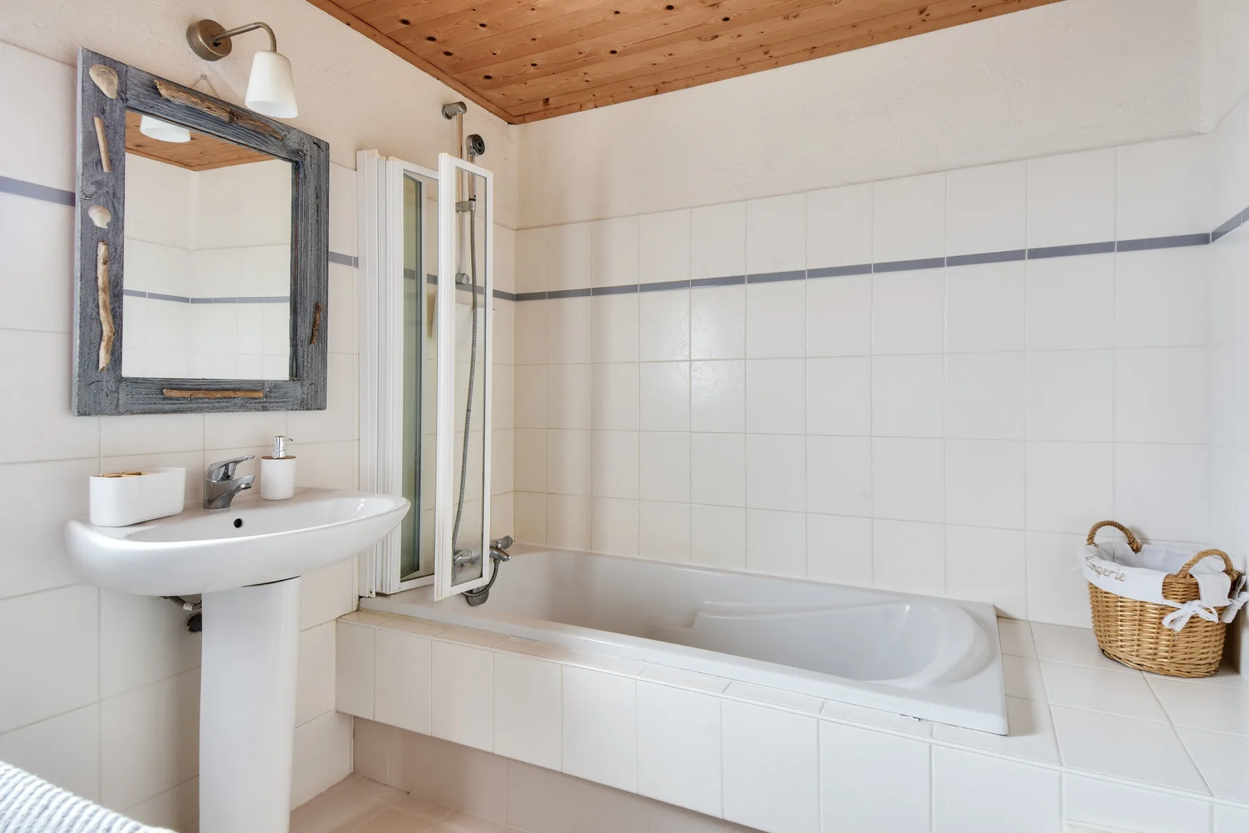 House listing gallery photo