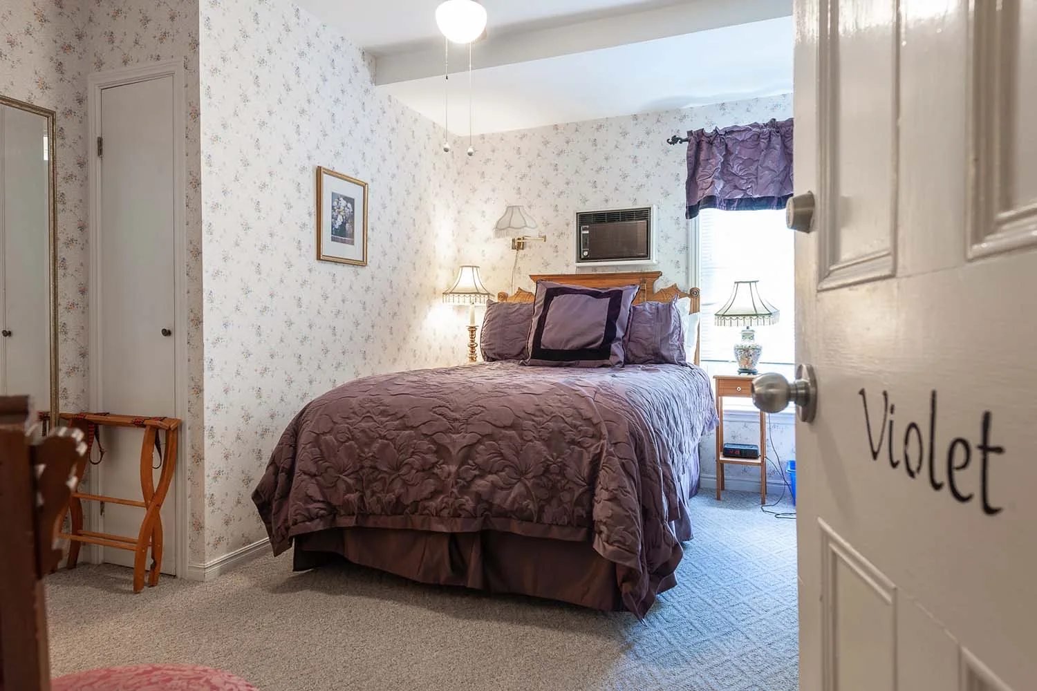 Violet room