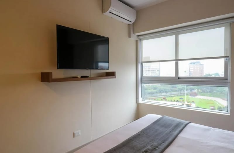 Majestic 2BR w/ Modern balcony in Miraflores