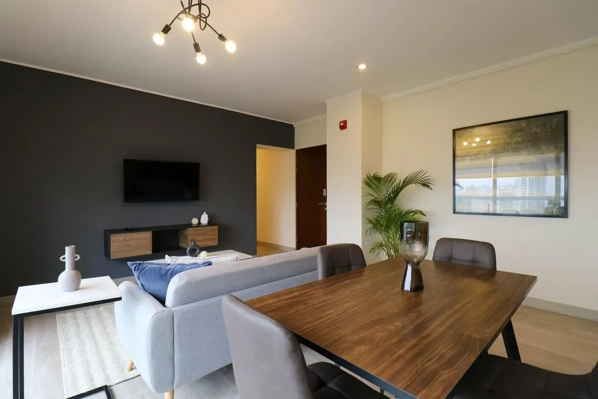 Majestic 2BR w/ Modern balcony in Miraflores