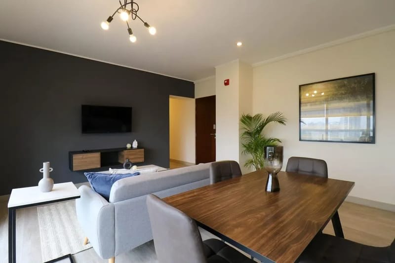 Majestic 2BR w/ Modern balcony in Miraflores