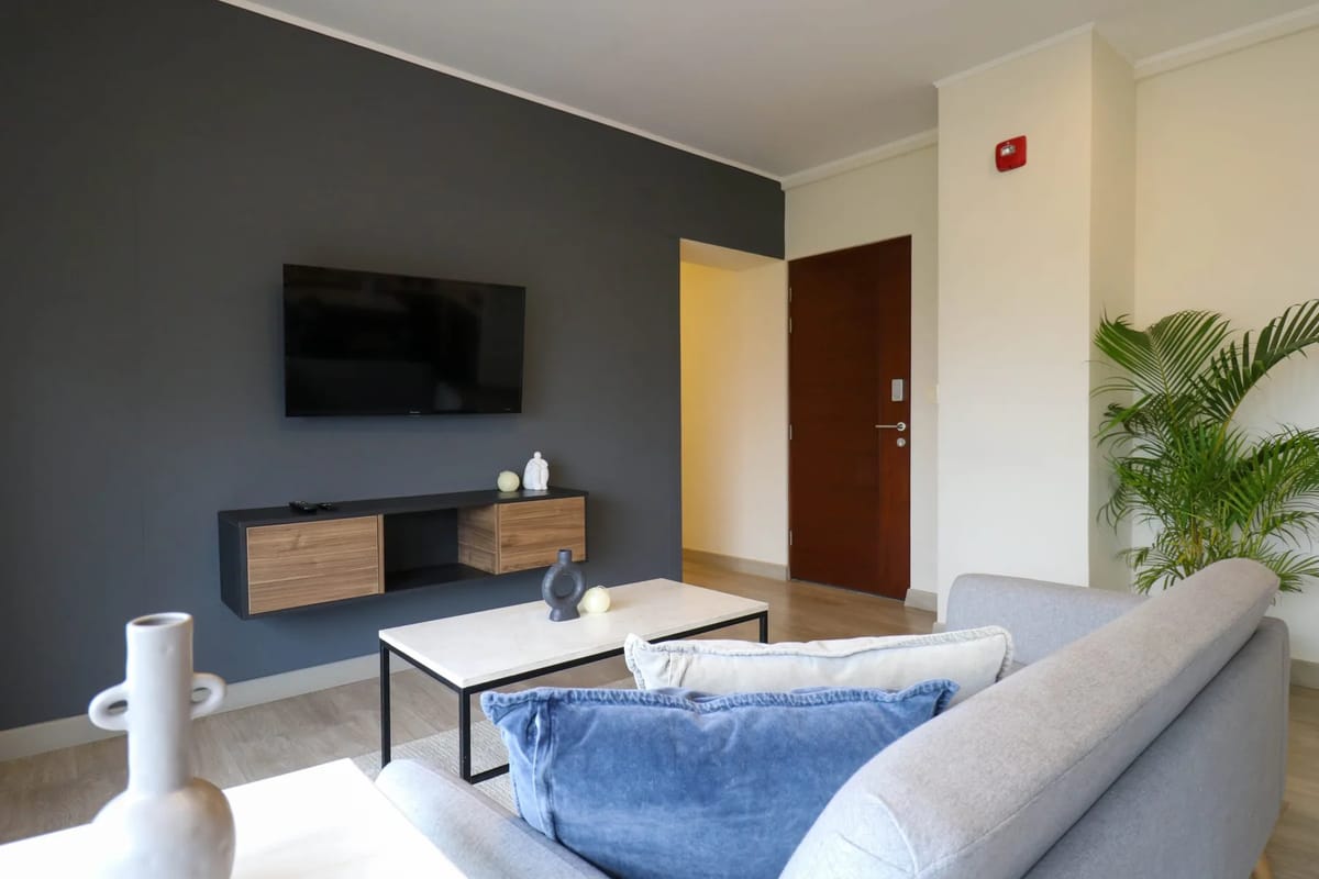 Majestic 2BR w/ Modern balcony in Miraflores