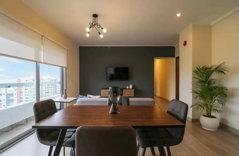 Majestic 2BR w/ Modern balcony in Miraflores