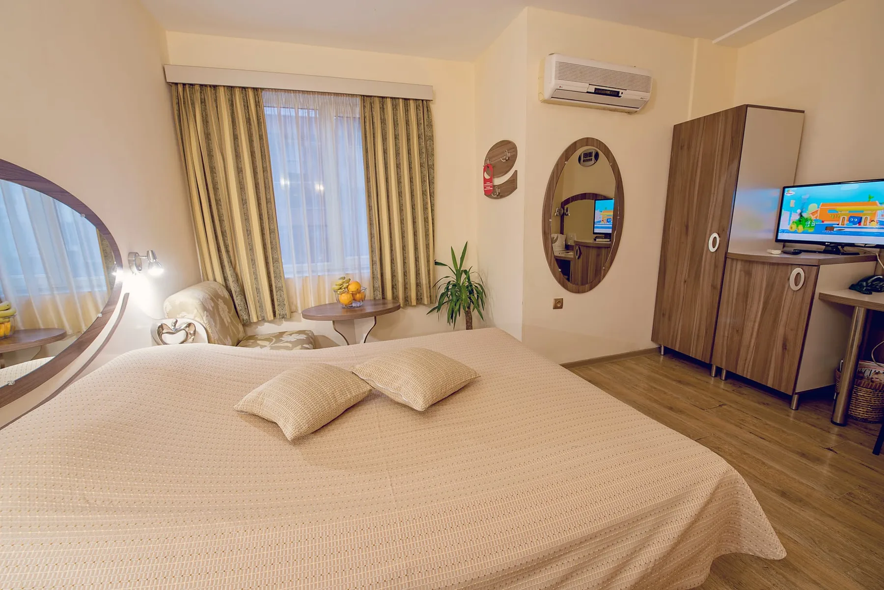 Hotel Color property photo