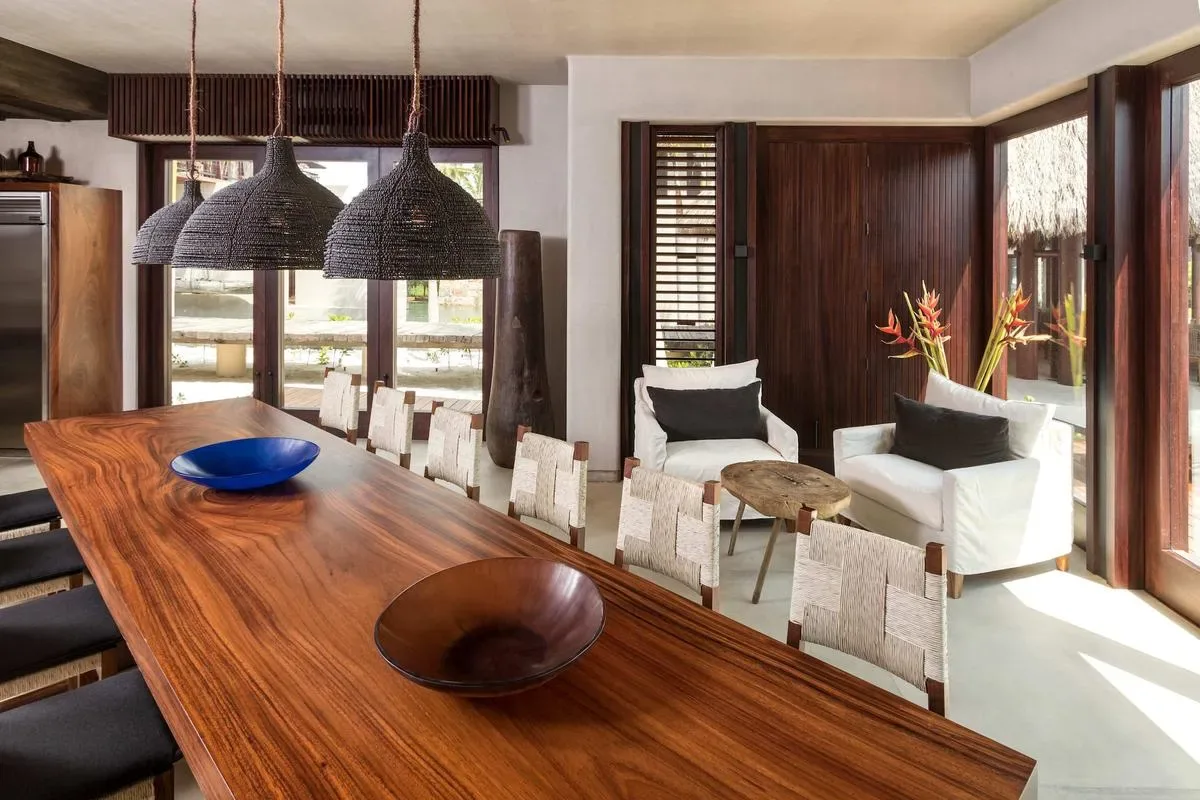 Exclusive 10BR w/ Infinity Pool & Ocean Views